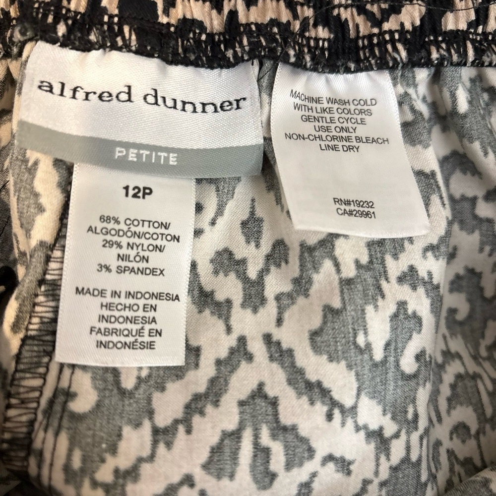 Alfred Dunner Petite 12P Black Beige Patterned Cotton Blend Wide Leg Pants - Picture 5 of 6